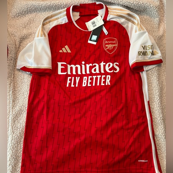 Arsenal 23/24 Home Jersey - Picture 1 of 3